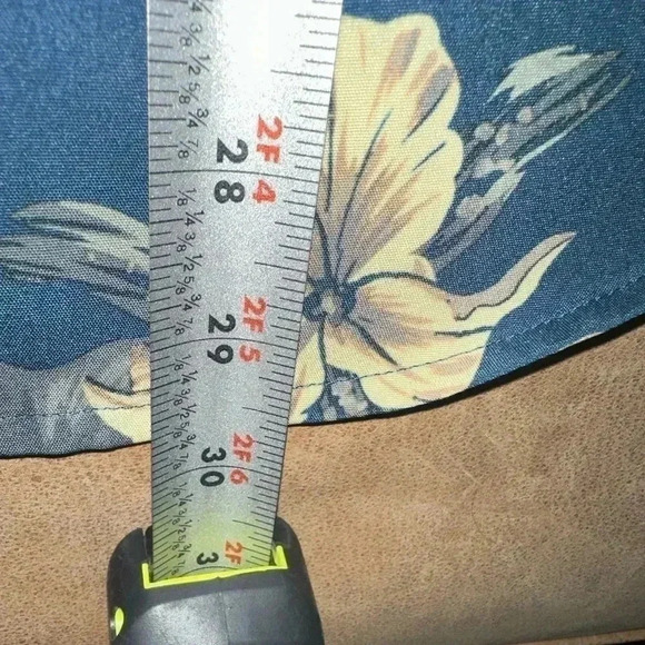 Island Classics Seapointe Collared Button Up Hawaiian Shirt Medium - Picture 8 of 9